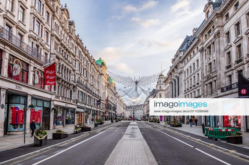 A general view of Regent street in London almost empty. Latest Covid-19 lockdown slams UK business owners. London United Kingdom - ZUMAs197 20210117_zaa_s197_131