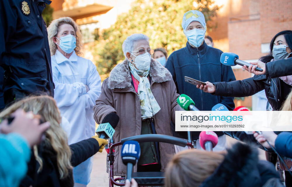 Araceli, 96, who was the first woman to be vaccinated against Covid-19 in Spain, offers statements to the media after receiving the second dose of the Pfizer-BioNTech vaccine, at the Los Olmos nursing home in Guadalajara, Castilla La-Mancha, Spain, on January 18, 2021 18 JANUARY 2021;CORONAVIRUS VACCINATION;SECOND DOSE RAFAEL MARTÃN LagenciaEP 01 18 2021 Guadalajara (Castilla-La Mancha) Guadalajara (Castilla-La Mancha) Spain
