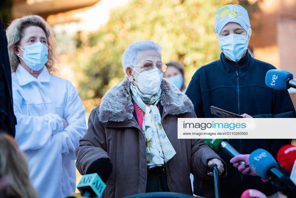 Araceli, 96, who was the first woman to be vaccinated against Covid-19 in Spain, offers statements to the media after receiving the second dose of the Pfizer-BioNTech vaccine, at the Los Olmos nursing home in Guadalajara, Castilla La-Mancha, Spain, on January 18, 2021 18 JANUARY 2021;CORONAVIRUS VACCINATION;SECOND DOSE RAFAEL MARTÃN LagenciaEP 01 18 2021 Guadalajara (Castilla-La Mancha) Guadalajara (Castilla-La Mancha) Spain