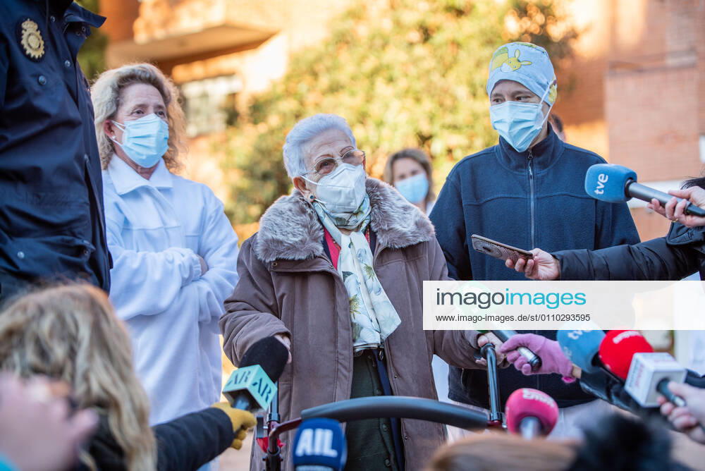 Araceli, 96, who was the first woman to be vaccinated against Covid-19 in Spain, offers statements to the media after receiving the second dose of the Pfizer-BioNTech vaccine, at the Los Olmos nursing home in Guadalajara, Castilla La-Mancha, Spain, on January 18, 2021 18 JANUARY 2021;CORONAVIRUS VACCINATION;SECOND DOSE RAFAEL MARTÃN LagenciaEP 01 18 2021 Guadalajara (Castilla-La Mancha) Guadalajara (Castilla-La Mancha) Spain