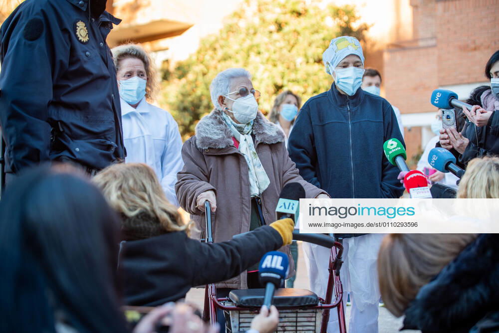 Araceli, 96, who was the first woman to be vaccinated against Covid-19 in Spain, offers statements to the media after receiving the second dose of the Pfizer-BioNTech vaccine, at the Los Olmos nursing home in Guadalajara, Castilla La-Mancha, Spain, on January 18, 2021 18 JANUARY 2021;CORONAVIRUS VACCINATION;SECOND DOSE RAFAEL MARTÃN LagenciaEP 01 18 2021 Guadalajara (Castilla-La Mancha) Guadalajara (Castilla-La Mancha) Spain