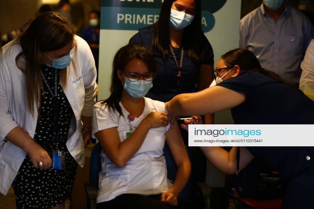 The first 3500 doses of Pfizer BionTech vaccine arrive in Arica Vaccination began immediately and these will be distributed to health personnel in the region of Arica and Parinacota, as well as to SENAME and SENAMA in the region. Photos Patricio Banda Aton Chile, Arica Chile Aton 480935