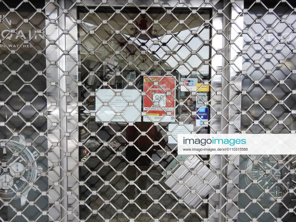 Photo Manuel Geisser 18 01 2021 Coronavirus, Lockdown Picture Closed Watch Shop Lucerne