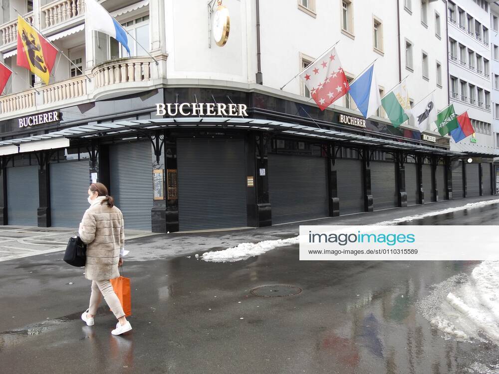 Photo Manuel Geisser 18 01 2021 Coronavirus, Lockdown Picture Closed Bucherer watch shop Lucerne