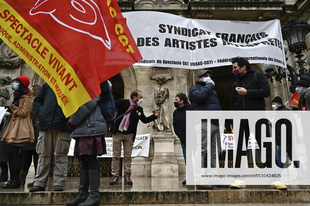 Gathering of professionals from the Entertainment, Film and Audiovisual sectors in front of the closed Opera House, at the call of the CGT-Spectacle, to denounce the government s policy and the lack of support for the cultural sector, in Paris on January 19, 2021. JulienxMattiax Pictorium LePictorium_0240459
