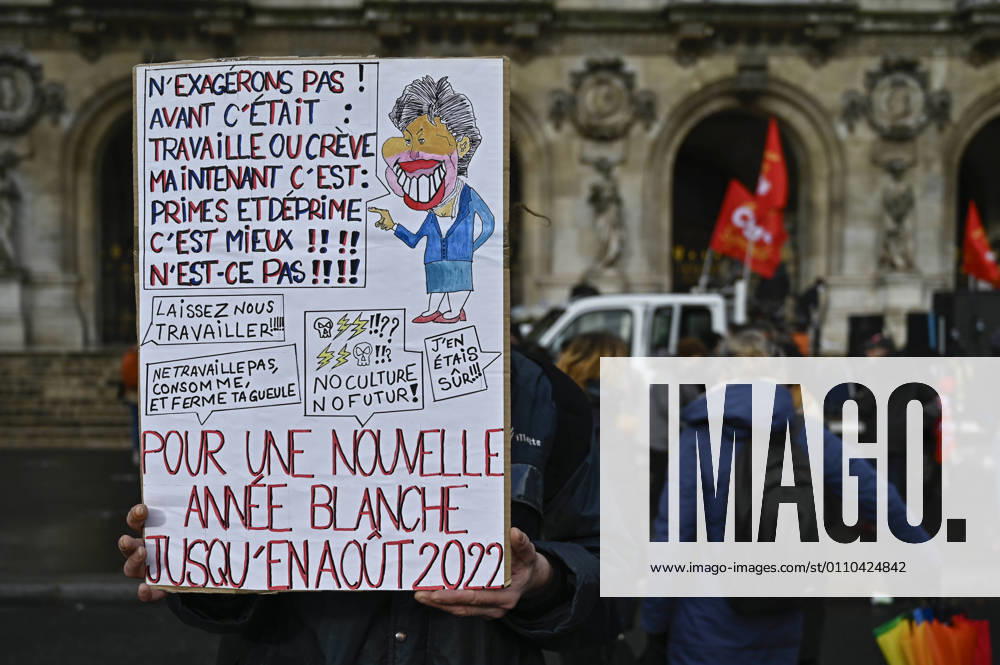 Gathering of professionals from the Entertainment, Film and Audiovisual sectors in front of the closed Opera House, at the call of the CGT-Spectacle, to denounce the government s policy and the lack of support for the cultural sector, in Paris on January 19, 2021. JulienxMattiax Pictorium LePictorium_0240477