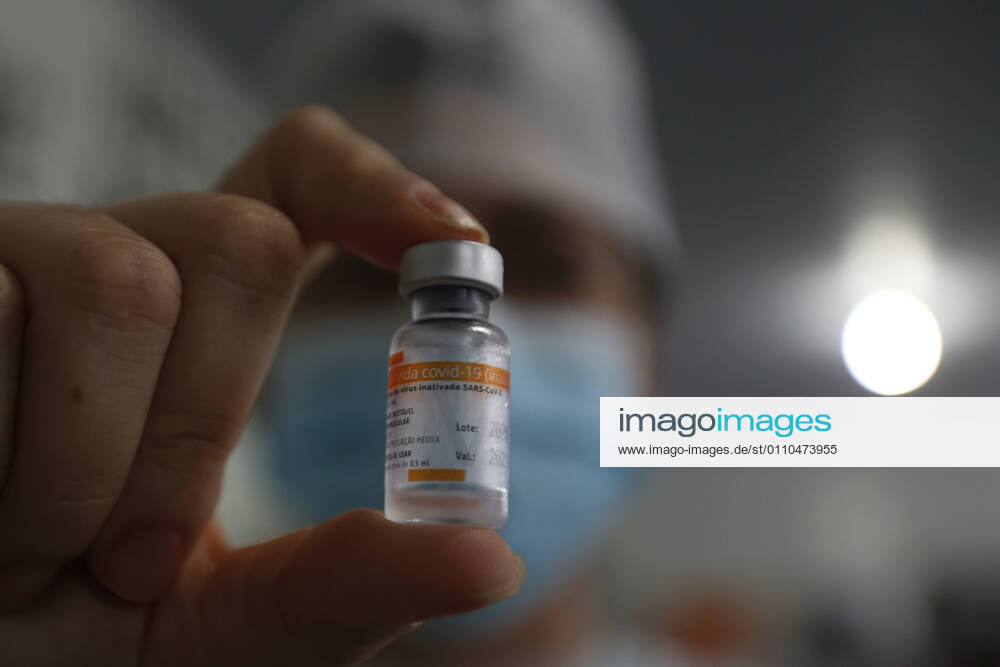(210120) -- AMAZONAS, Jan. 20, 2021 -- The vaccine developed by Chinese laboratory Sinovac in collaboration with the Butantan Institute of Sao Paulo is displayed in the city of Tabatinga in the state of Amazonas, Brazil, Jan. 19, 2021. Brazil launched a mass immunization campaign against the COVID-19 pandemic in every state starting at 5:00 p.m. Monday local time (2000 GMT). As of Monday afternoon, all states were expected to have received their doses of the CoronaVac vaccine developed by Chinese laboratory Sinovac in collaboration with the Butantan Institute of Sao Paulo, one of the world s leading scientific research centers. (Photo by Xinhua) BRAZIL-AMAZONAS-COVID-19-VACCINE-MASS INOCULATION LucioxTavora