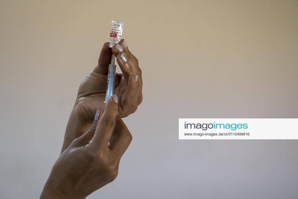 Coronavirus in Argentinien, Impfungen beginnen January 20, 2021, Firmat, Santa Fe, Argentina: Argentina carries on the COVID-19 vaccination campaign. 21 days after receiving a shot of the first dose, healthcare workers are starting to get the second Sputnik V vaccine shot. Firmat Argentina - ZUMAm105 20210120_zaf_m105_020