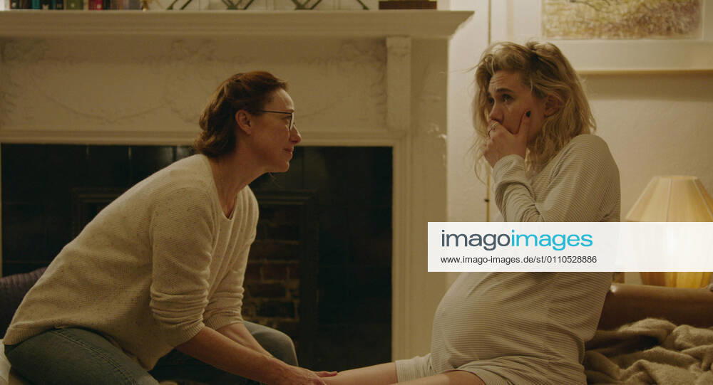 Molly Parker, Vanessa Kirby, Pieces of a Woman (2020) Credit: Benjamin Loeb Netflix The Hollywood Archive Los Angeles CA