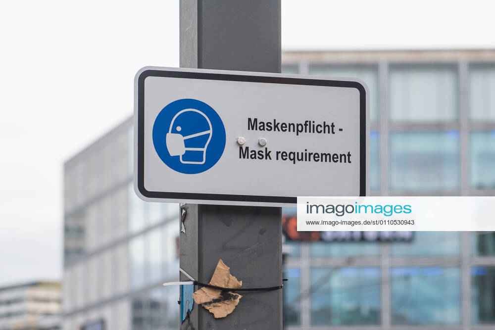 Health Corona Virus Impact Impact of the Corona Crisis In the picture A sign to wear protective masks on Berlins Alexanderplatz 20 1 2021, Berlin