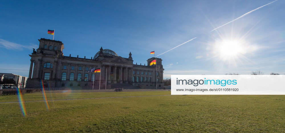 Berlin, sunny weather in winter The German Bundestag in the sunshine on 21 01 2021 Berlin Berlin Germany