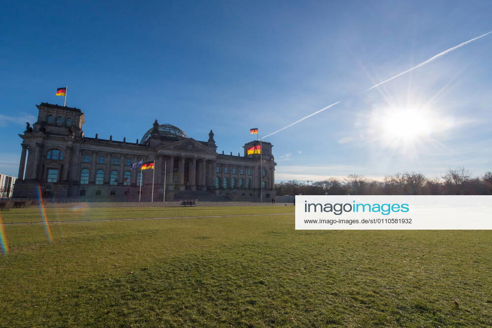 Berlin, sunny weather in winter The German Bundestag in the sunshine on 21 01 2021 Berlin Berlin Germany