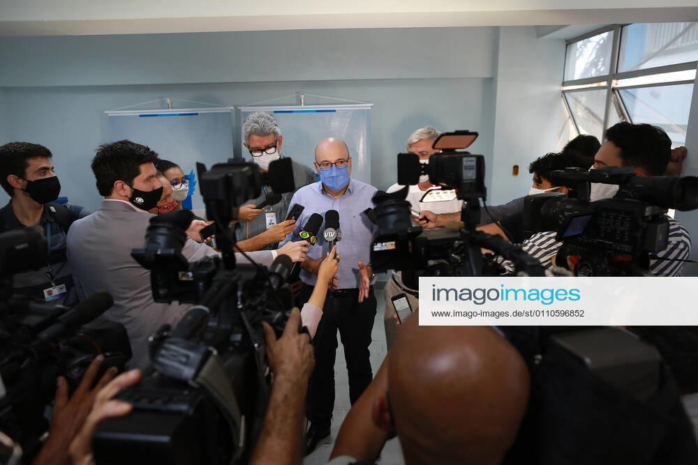 CAMPINAS, SP - 21.01.2021: CAMPINAS COMEÇA A VACINAR OS PROFISSIONAIS - The City Hall of Campinas (SP) started on the morning of this Thursday, 21, to vaccinate its health professionals, 4,140 people will be immunized throughout the Network of Hospital Mário Gatti. In the photo, the mayor of Campinas, Dário Saadi (Republicans) during a press conference. x2021804x LeandroxFerreira