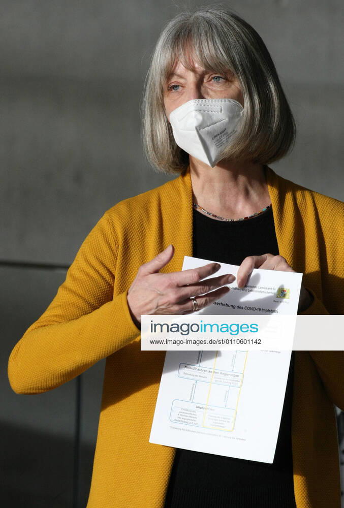 Nurnberg Messe Impfzentrum , PresseKonferenze Impfplan fur Nurnberg : Christine Schussler (Leiterin der Koordinierungsstelle des Impfzentrums ) during the Hard Lockdown of the Covid 19 Coronavirus Pandemie in Nurnberg Nuremberg , Bayern , Deutschland . January 21 , 2021.