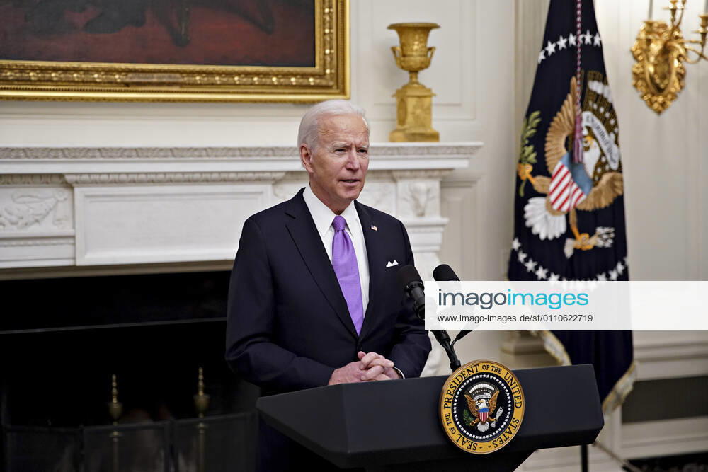 U.S. President Joe Biden speaks during an event on his administration s Covid-19 response in the State Dining Room of the White House in Washington, D.C., U.S., on Thursday, Jan. 21, 2021. Biden in his first full day in office plans to issue a sweeping set of executive orders to tackle the raging Covid-19 pandemic that will rapidly reverse or refashion many of his predecessor s most heavily criticized policies Washington USA - ZUMAs152 20210121_zaa_s152_128
