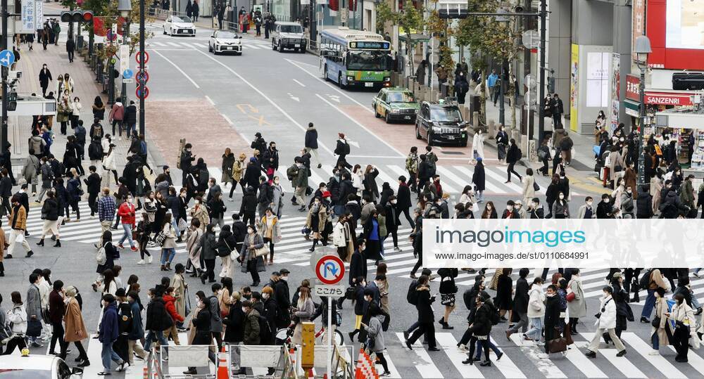 Tokyo reports 1,175 new coronavirus cases People wearing face masks walk in Tokyo s Shibuya area on Jan. 22, 2021, under a coronavirus state of emergency. The Tokyo metropolitan government reported 1,175 new cases of the virus the same day.