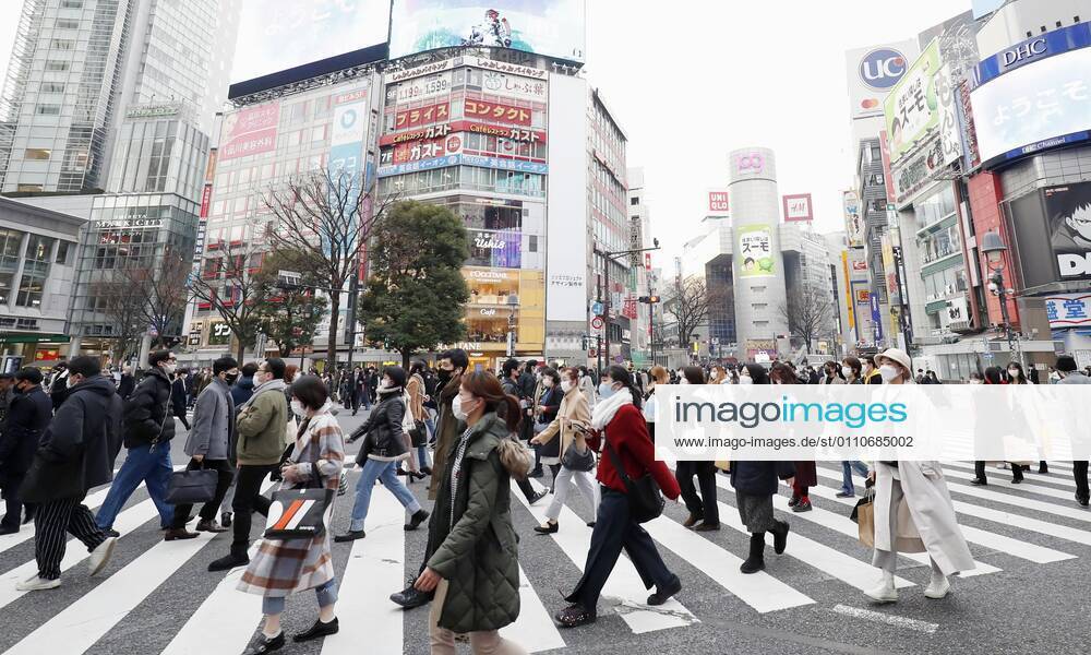 Tokyo reports 1,175 new coronavirus cases People wearing face masks walk in Tokyo s Shibuya area on Jan. 22, 2021, under a coronavirus state of emergency. The Tokyo metropolitan government reported 1,175 new cases of the virus the same day.