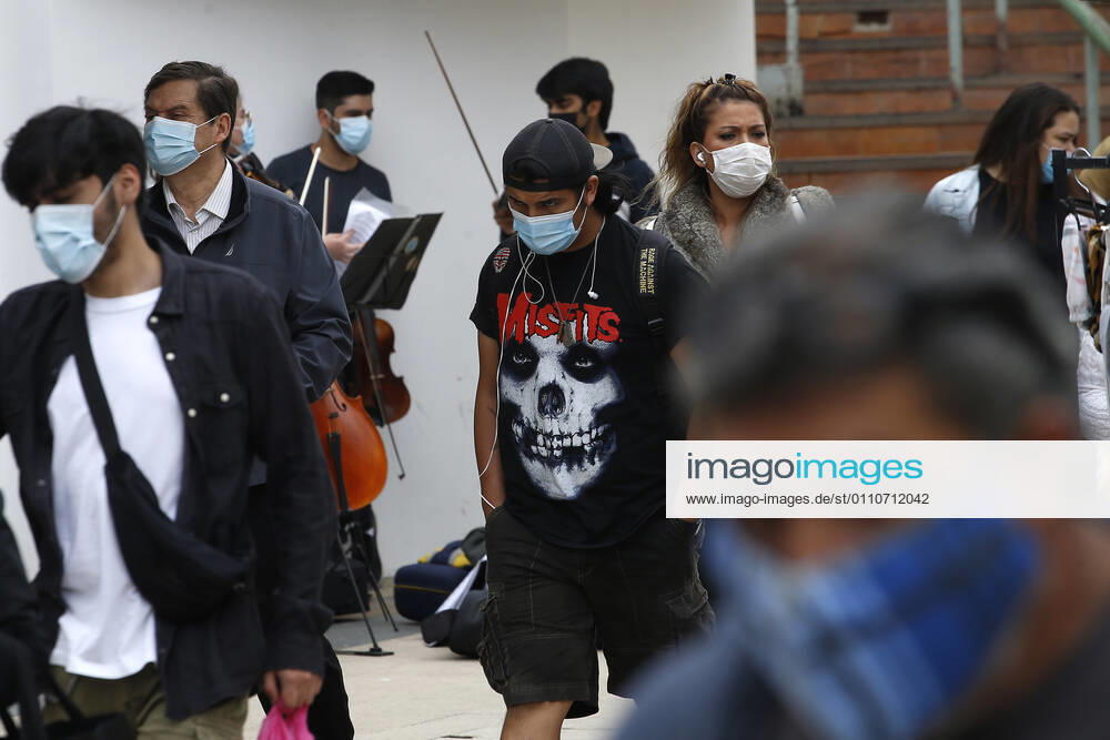Daily life in the city center during coronavirus emergency Sebastian Cisternas Aton Chile, Santiago Chile Aton 482400