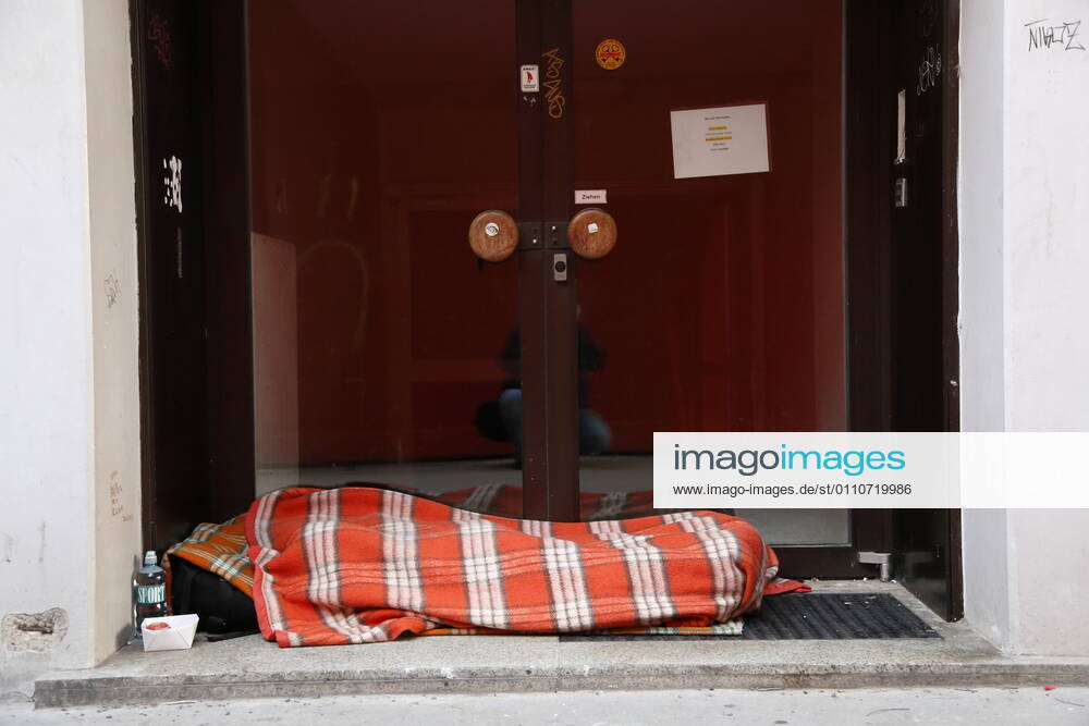 Covid 19 VIENNA 3 Hard Lockdown Vienna, 22 01 2021 Homeless Liegestatt Homeless, Shelterless Vienna Austria AVN101002439005