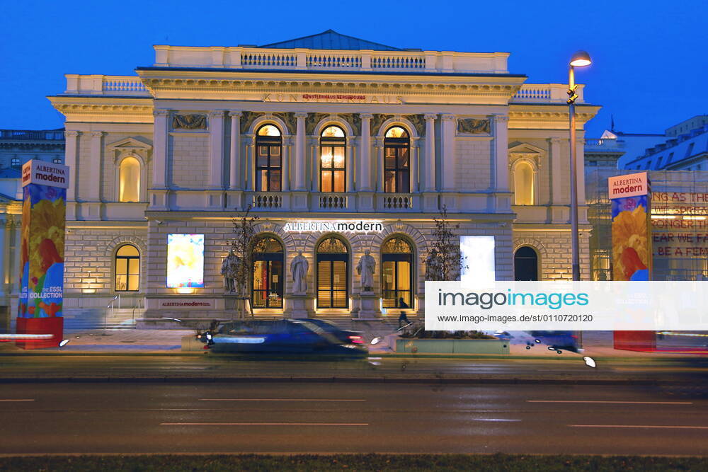 Covid 19 VIENNA 3 hard lockdown Vienna, 22 01 2021 Künstlerhaus Albertina Modern at night night shot Vienna Austria AVN101002439106