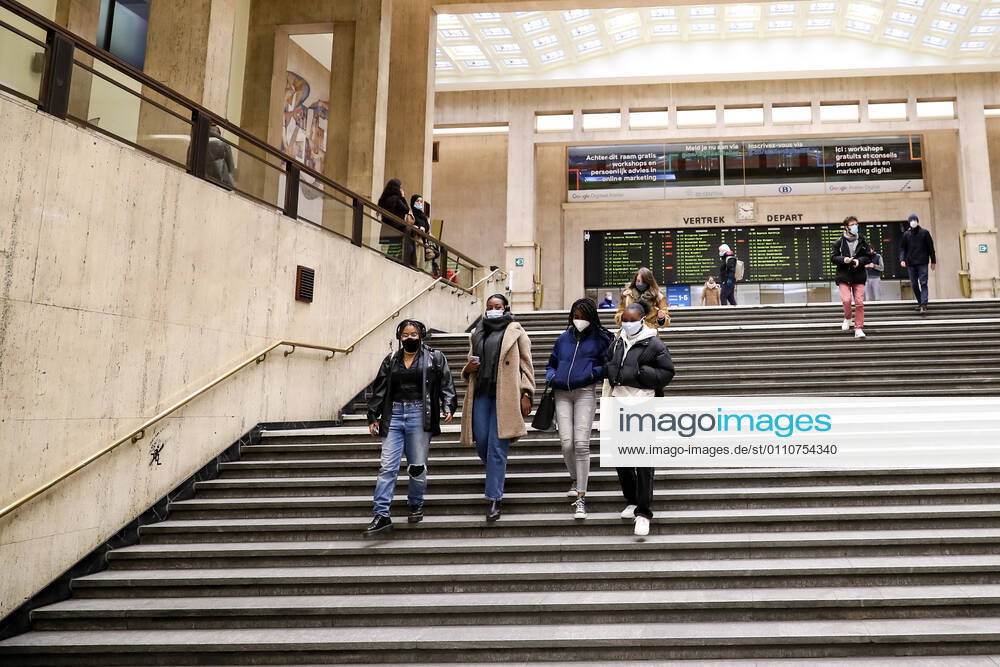 (210123) -- BRUSSELS, Jan. 23, 2021 -- Passengers are seen at the Brussels Central Station in Brussels, Belgium, Jan. 22, 2021. Belgium will start to ban non-essential travel from or to the country starting on Jan. 27, Prime Minister Alexander De Croo announced Friday. The ban will be valid until March 1. ) BELGIUM-BRUSSELS-COVID-19-TRAVEL BAN ZhangxCheng