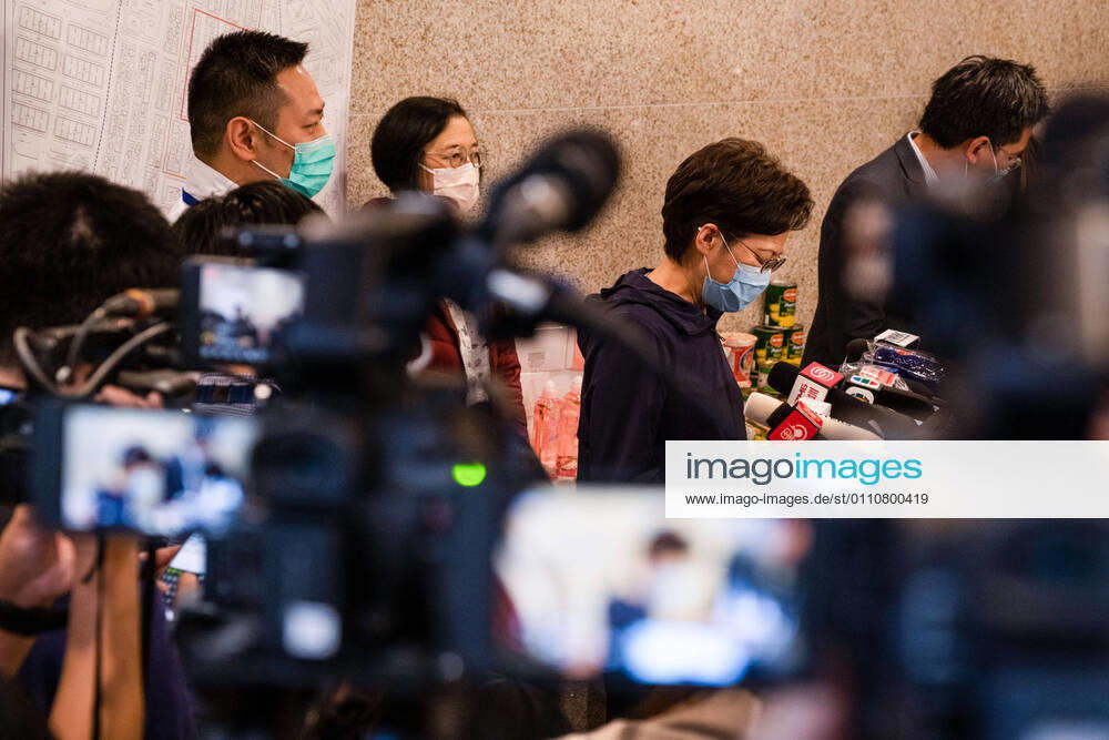 Carrie Lam, Hong Kong s Chief Executive wearing a face mask speaks to the media after inspecting an area in Jordan locked down by the government to contain the coronavirus (Covid-19) outbreak..Hong Kong has imposed its first Covid-19 lockdown in a densely-populated area to curb the spread of the coronavirus. Hong Kong China - ZUMAs197 20210123_zaa_s197_059