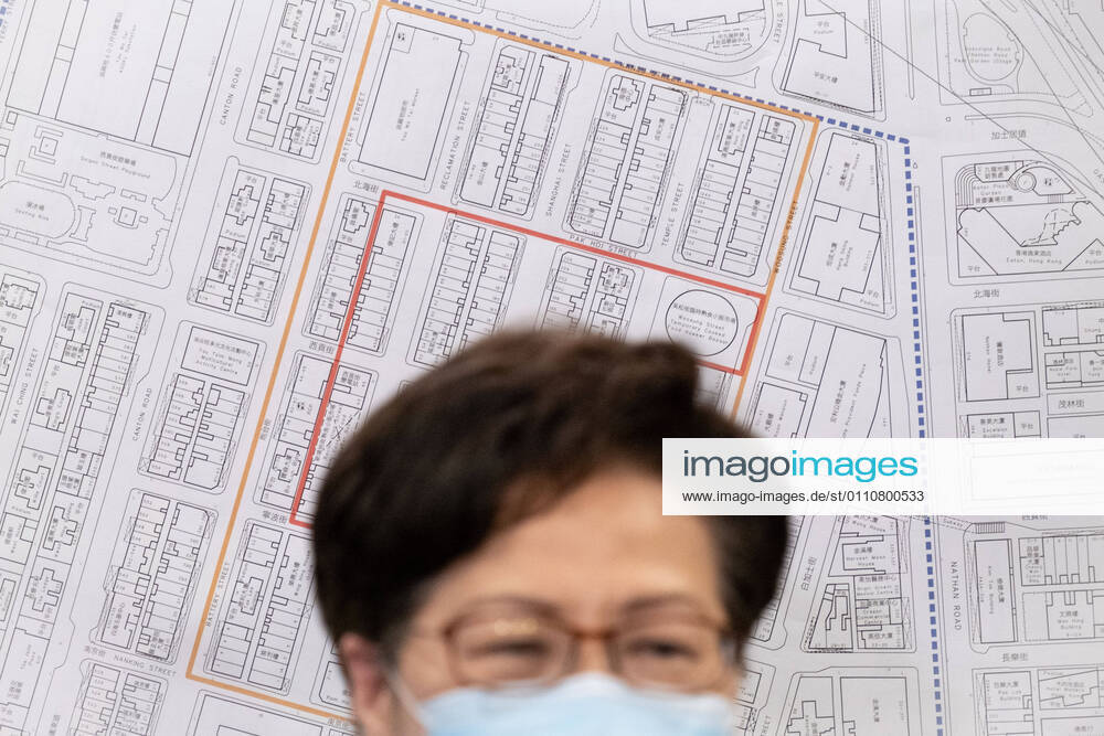A map showing the lockdown area is seen behind Carrie Lam, Hong Kong s Chieft Executive, as he speaks to the media after inspecting an area in Jordan locked down by the government to contain the coronavirus (Covid-19) outbreak..Hong Kong has imposed its first Covid-19 lockdown in a densely-populated area to curb the spread of the coronavirus. Hong Kong China - ZUMAs197 20210123_zaa_s197_064