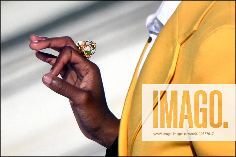 IMAGO ICONS: Amanda Gorman January 20, 2021, Washington, DC, USA: Youth Poet Laureate Amanda Gorman delivers a powerful poem at the Inauguration ceremony for President Joe Biden and Vice President Kamala Harris at the U.S. Capitol in Washington DC on January 20, 2021. She wears a birdcage ring gifted by Oprah Winfrey represents a Ã¢â‚¬ËœCaged BirdÃ¢â‚¬â ¢ to honor poet Maya Angelou. Washington USA - ZUMAg208 20210120_zap_g208_212