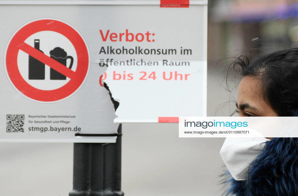 Safety Mask FFP2 , Alkoholkonsum verboten during the Hard Lockdown of the Covid 19 Coronavirus Pandemie in Nuremberg Nurnberg , Bayern , Deutschland . January 24 , 2021.