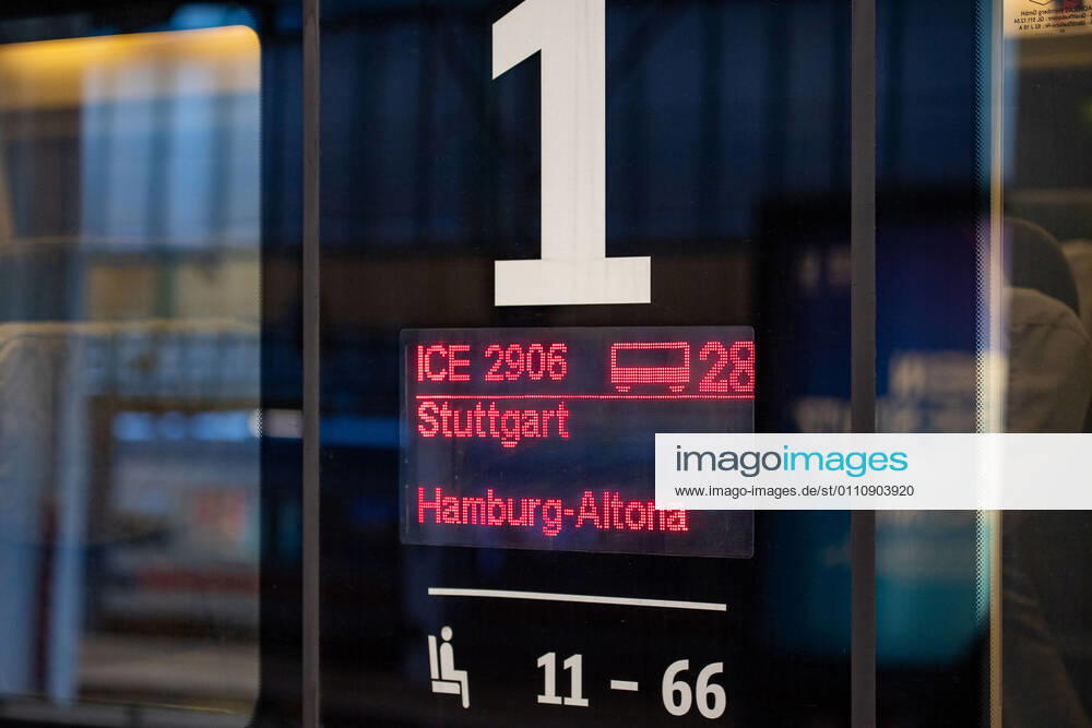 Stuttgart themed pictures Stuttgart in times of the Corona Pandemic, 24 01 2021, themed pictures Stuttgart in times of the Corona Pandemic, Stuttgart main station, ICE T Baurehe 415, ICE 2906 to Hamburg Altona, 24 01 2021,