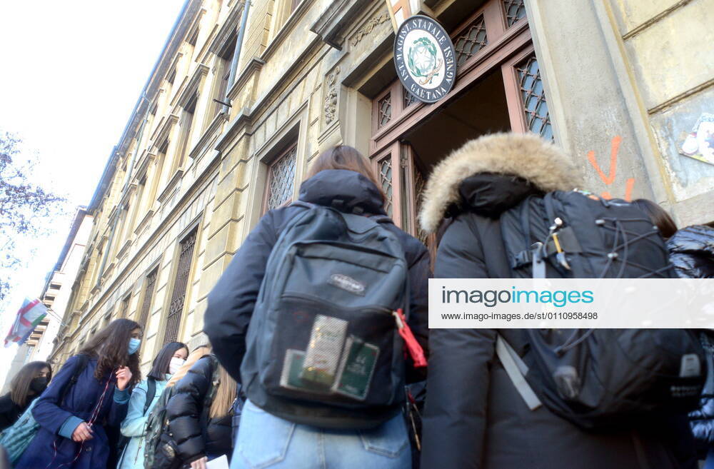 Milan, Back to school after the Lockdown for the Red zone with half the students still in DAD at a distance Editorial Usage Only