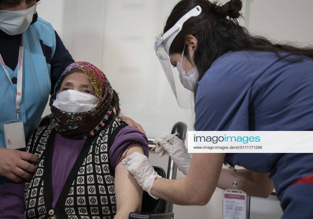 (210127) -- ISTANBUL, Jan. 27, 2021 -- A woman receives a dose of COVID-19 vaccine in Istanbul, Turkey, Jan. 27, 2021. A state hospital in Turkey s largest city Istanbul Wednesday was filled with senior citizens who came to be vaccinated against COVID-19 as part of the ongoing mass inoculation program in the country. TO GO WITH Feature: Turkish seniors hope pandemic to end with COVID-19 vaccines (Photo by Xinhua) TURKEY-ISTANBUL-VACCINATION OsmanxOrsal