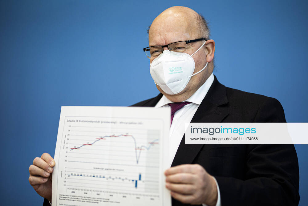 Peter Altmaier, Federal Minister for Economic Affairs and Energy, at the press conference to present the Annual Economic Report 2021 in Berlin, 27 01 2021 Berlin Germany