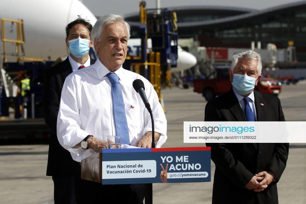 The President of the Republic Sebastian Pinera together with the Ministers of Health Enrique Paris and Foreign Affairs Andres Allamand, receive almost 2 million doses of the Sinovac vaccine against Covid 19 at the Nuevo Pudahuel airport Javier Salvo Aton Chile, Santiago Chile Aton Chile 483898