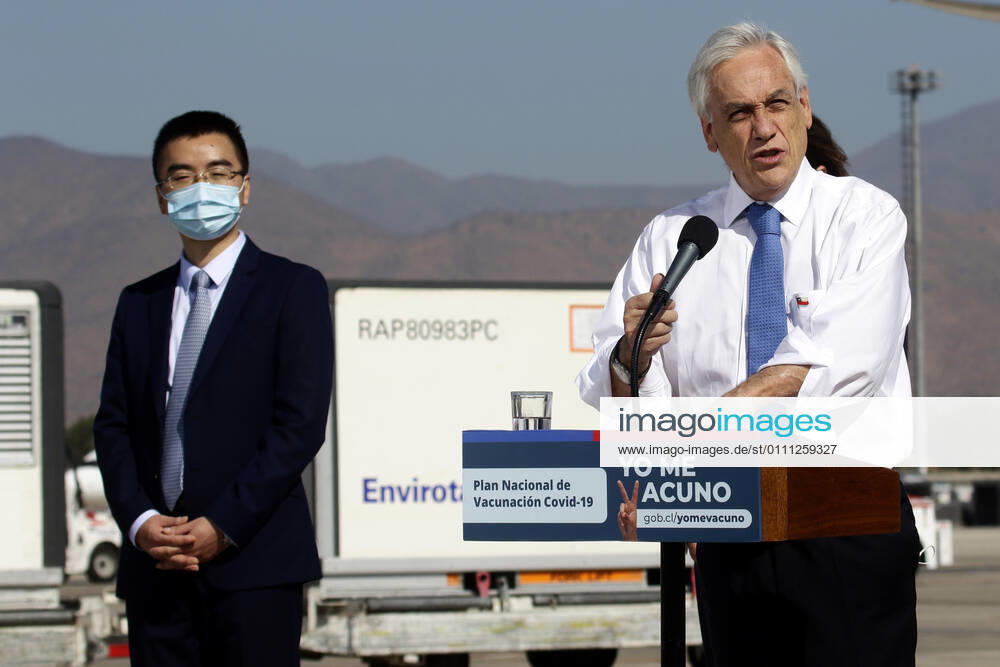 The President of the Republic Sebastian Pinera together with the Ministers of Health Enrique Paris and Foreign Affairs Andres Allamand, receive almost 2 million doses of the Sinovac vaccine against Covid 19 at the Nuevo Pudahuel airport Javier Salvo Aton Chile, Santiago Chile Aton 483900