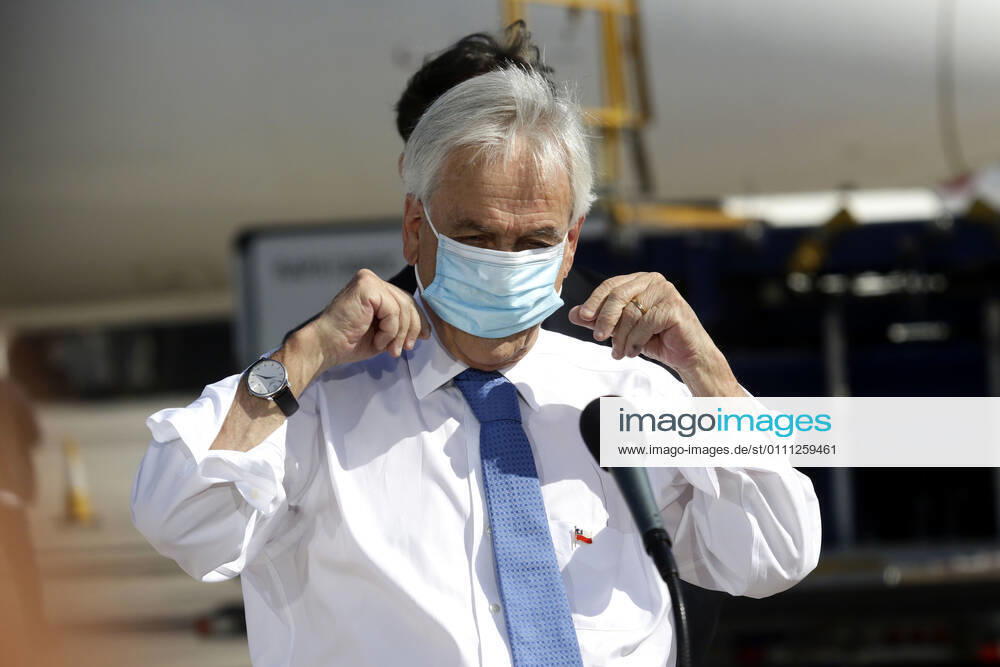 The President of the Republic Sebastian Pinera together with the Ministers of Health Enrique Paris and Foreign Affairs Andres Allamand, receive almost 2 million doses of the Sinovac vaccine against Covid 19 at the Nuevo Pudahuel airport Javier Salvo Aton Chile, Santiago Chile Aton 483894