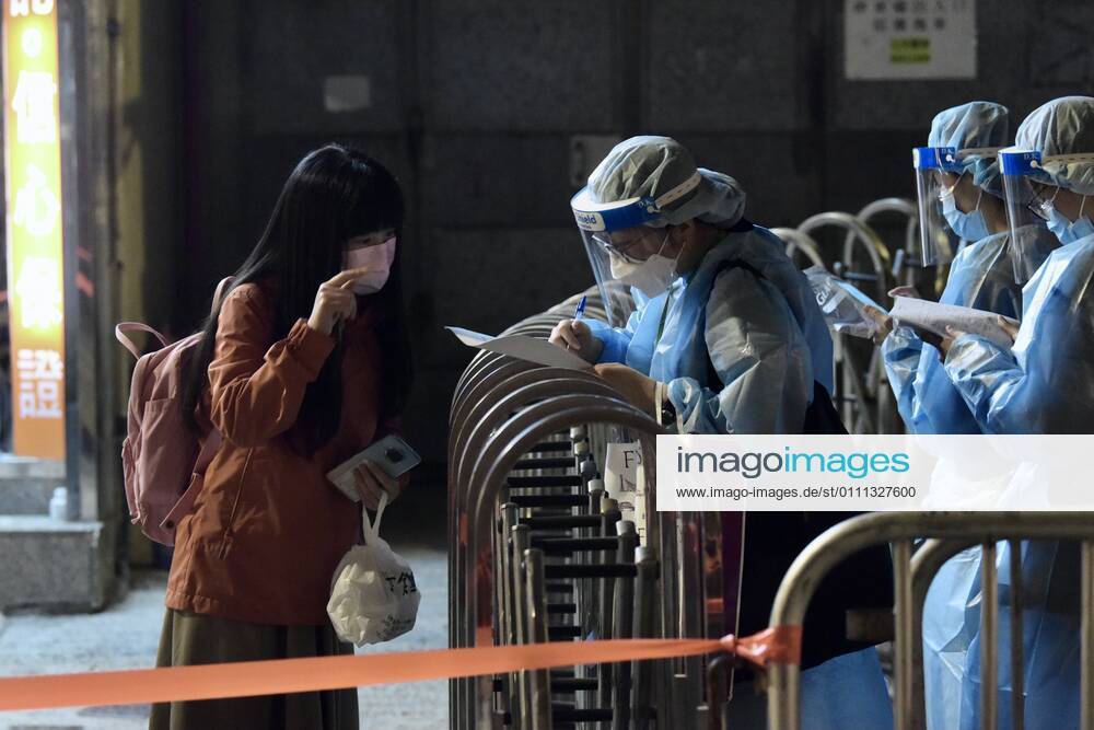 Coronavirus in China, Lockdown in Hongkong January 29, 2021, Hongkong, Hongkong, China: Another building is blocked and all residents are forced to take the COVID-19 nucleic acid testing in Hongkong,China on 29th January, 2021. Hongkong China - ZUMAt151 20210129_zia_t151_011