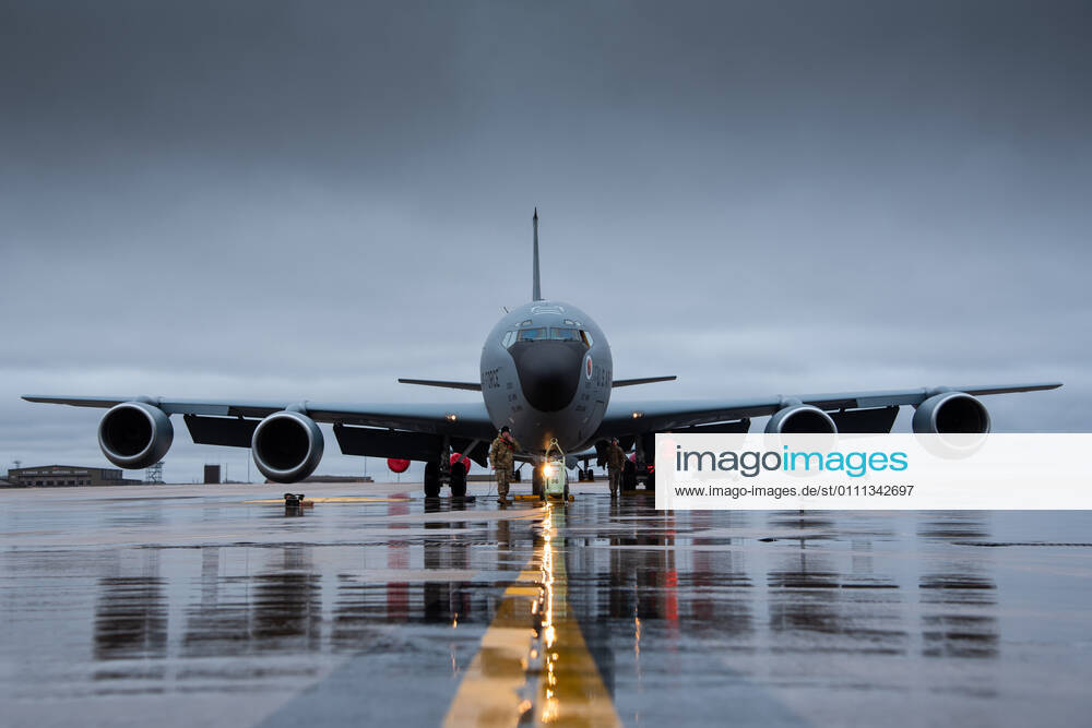 McConnell Air Force Base, Kansas, USA - Senior Airman Alec Gobel, Senior Airman Timothy Reed and Senior Airman Buddy Brown, 22nd Aircraft Maintenance Squadron crew chiefs, begin post-flight maintenance Jan. 25, 2021, at McConnell Air Force Base, Kansas. The crew chiefs extensive list of responsibilities include pre, post and thru-flight checks with various inspections that allows them to fully understand their vital role when repairing the aircraft. McConnell Air Force Base USA - ZUMAz03_ 20210125_sha_z03_269