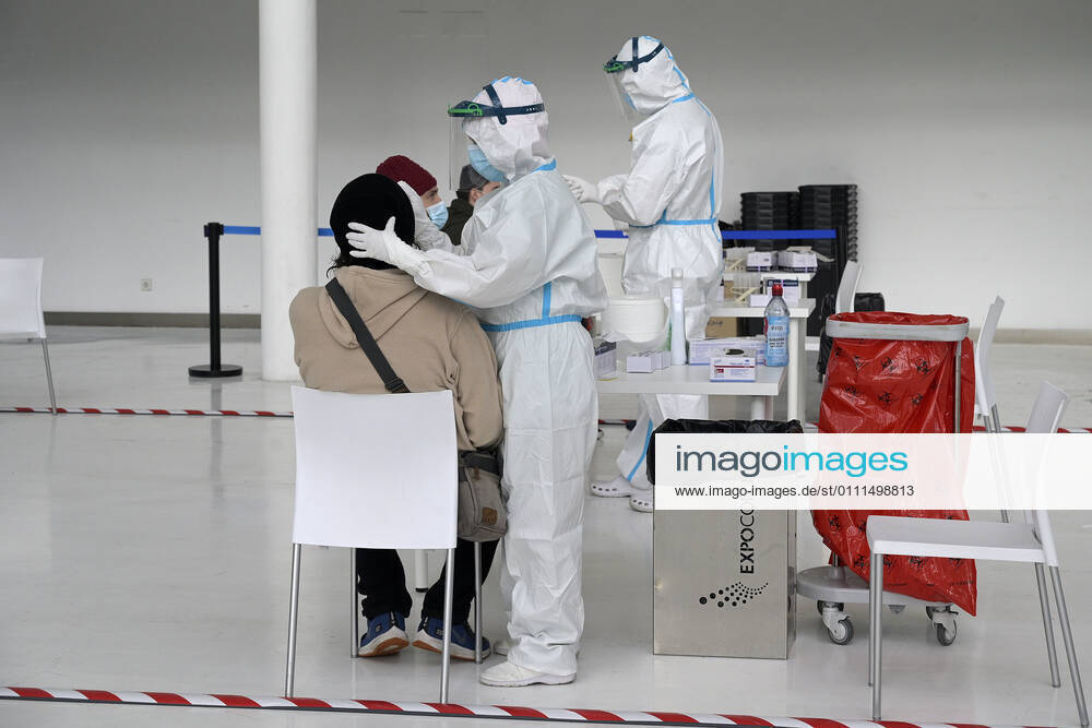 Mass screening device to detect asymptomatic cases of coronavirus in A Coruna, Galicia (Spain), January 30, 2021. The Sergas has carried out this Saturday a mass screening of people aged between 18 and 60 years by antigen test, with the aim of detecting new cases of coronavirus that do not present symptoms. The device has been installed in Expocoruna. 30 JANUARY 2021;A CORUNA;GALICIA;SCREENING;MASS SCREENING;ANTIGEN TEST;HEALTH;EPIDEMIC;PANDEMIC;CORONAVIRUS M. Dylan LagenciaEP 01 30 2021 MADRID MADRID Spain