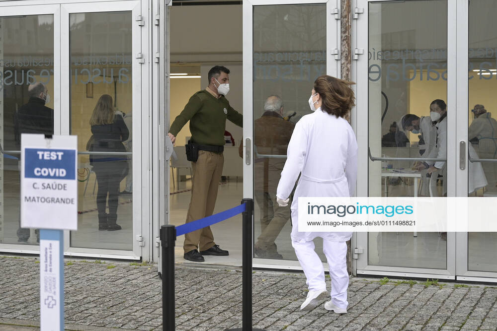A health professional goes to a mass screening device in A Coruna, Galicia (Spain), January 30, 2021. The Sergas has carried out this Saturday a mass screening of people aged between 18 and 60 years by antigen test, with the aim of detecting new cases of coronavirus that do not present symptoms. The device has been installed in Expocoruna. 30 JANUARY 2021;A CORUNA;GALICIA;SCREENING;MASS SCREENING;ANTIGEN TEST;HEALTH;EPIDEMIC;PANDEMIC;CORONAVIRUS M. Dylan LagenciaEP 01 30 2021 MADRID MADRID Spain