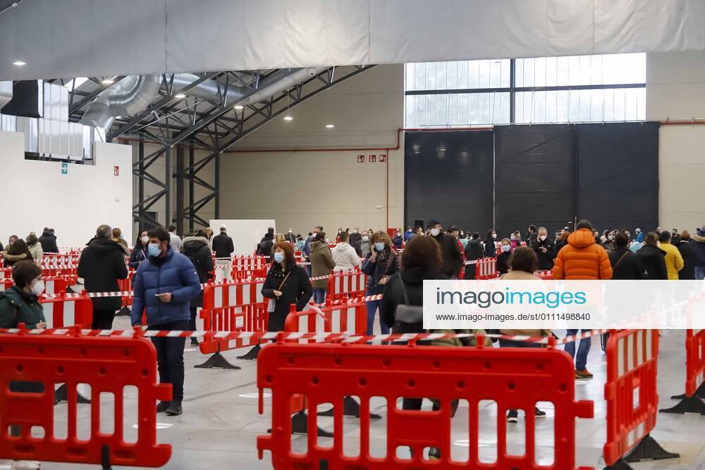 Mass screening device at the Instituto Ferial de Vigo, in Vigo, Galicia (Spain), on 30 January 2021. As reported by the Xunta de Galicia, a total of 22,000 people have been invited to participate in this new mass population screening with antigen test at the Instituto Ferial de Vigo. This device began this Friday afternoon and will remain until next Wednesday. 30 JANUARY 2021;VIGO;MASS SCREENING;SCREENING;CORONAVIRUS;ANTIGENS;EPIDEMIC;PANDEMIC;GALICIA;PONTEVEDRA Marta Vazquez Rodriguez LagenciaEP 01 30 2021 VIGO, GALICIA VIGO, GALICIA Spain