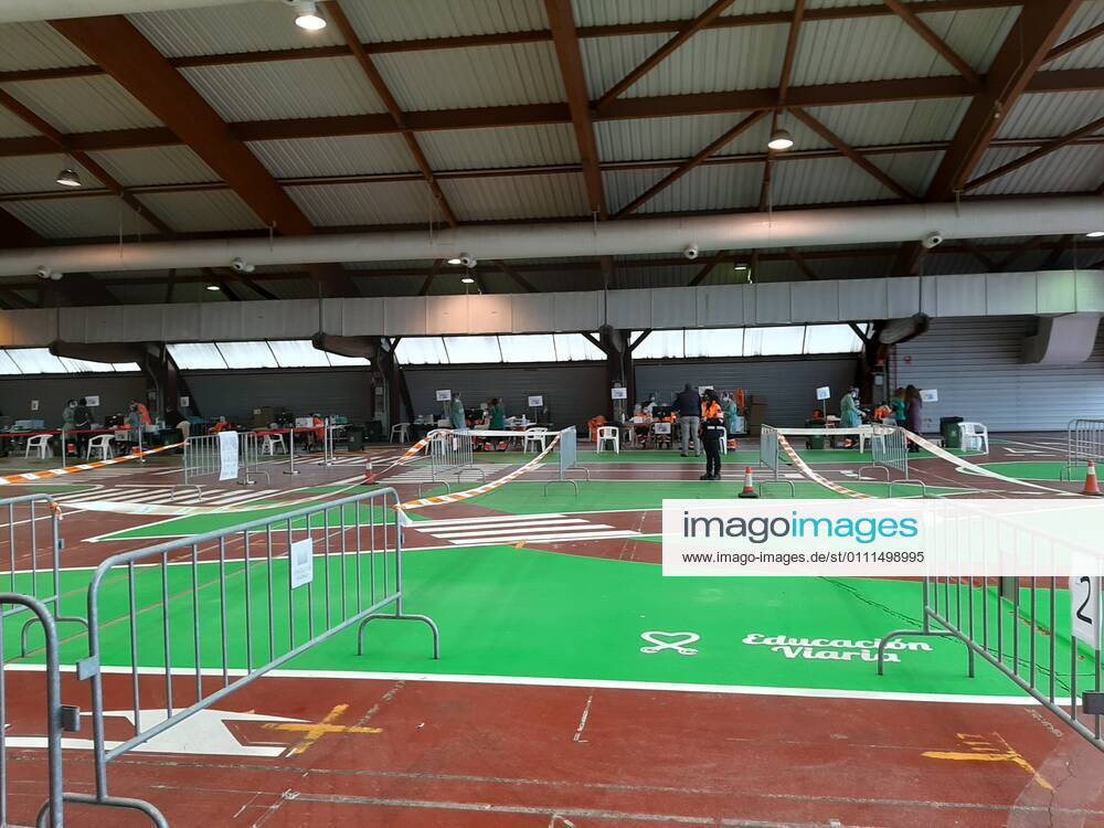 Mass screening device at the Amio fairgrounds in Santiago de Compostela, Galicia (Spain), on 30 January 2021. Some 9,000 people with health card in the health centers of Santiago and aged between 41 and 45 years -- excluding those positive for coronavirus and those who performed diagnostic tests Covid in the last 15 days -- have been summoned to participate in a population screening in the enclosure of Amio, in the Galician capital. 30 JANUARY 2021;AMIO;SANTIAGO DE COMPOSTELA;MASS SCREENING;SCREENING;CORONAVIRUS;EPIDEMIC;PANDEMIC LagenciaEP 01 30 2021 SANTIAGO DE COMPOSTELA, GALICIA SANTIAGO DE COMPOSTELA, GALICIA Spain