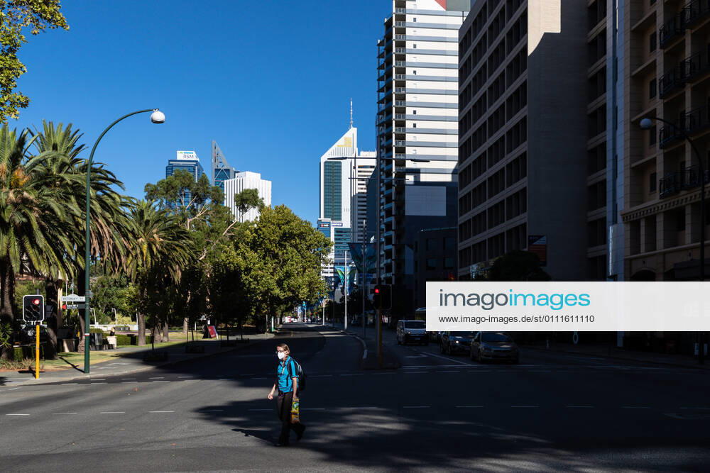 WA CORONAVIRUS COVID19, A general view of empty streets looking down Adelaide Terrace in the Perth CBD during the first morning of the lockdown in Perth, Monday, February 1, 2021. West Australian Premier Mark McGowan yesterday called for a five-day lockdown for metropolitan Perth and two nearby regions after a COVID-19 hotel quarantine breach. ( NO ARCHIVING, , NO USE IN BOOKS WITHOUT CONSENT