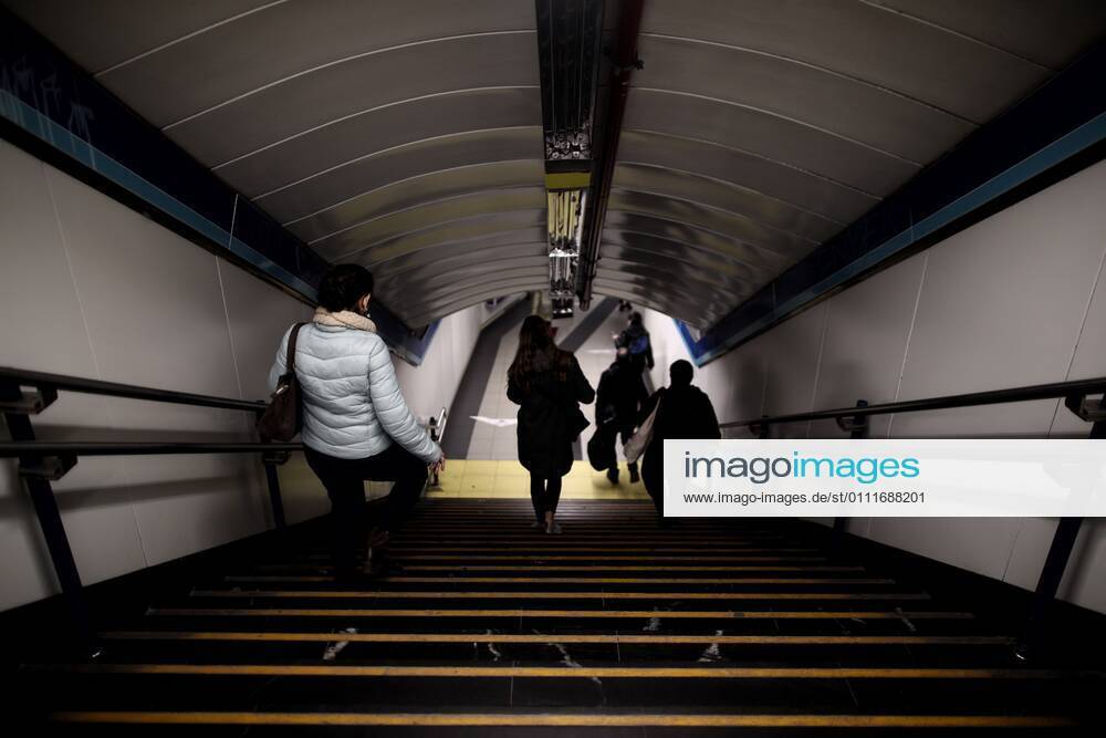 Passengers make their way to the metro platform at Sol station on the same day that new restrictions come into force in the region due to Covid-19, in Madrid, Spain, on 1 February 2021. As of today in Madrid, 19 more basic health zones (ZBS) have been extended to have restrictions, from which it is not possible to enter or leave without a justified cause such as work or studies. These 19 are in addition to those already restricted previously, which is why at the moment there are a total of 71 basic health zones (ZBS) and 30 localities with restrictions in the region. 01 FEBRUARY 2021;RESTRICTIONS;MADRID;COVID19;METRO;RENFE;TRANSPORT ZBS Eduardo Parra LagenciaEP 02 01 2021 Madrid Madrid Spain