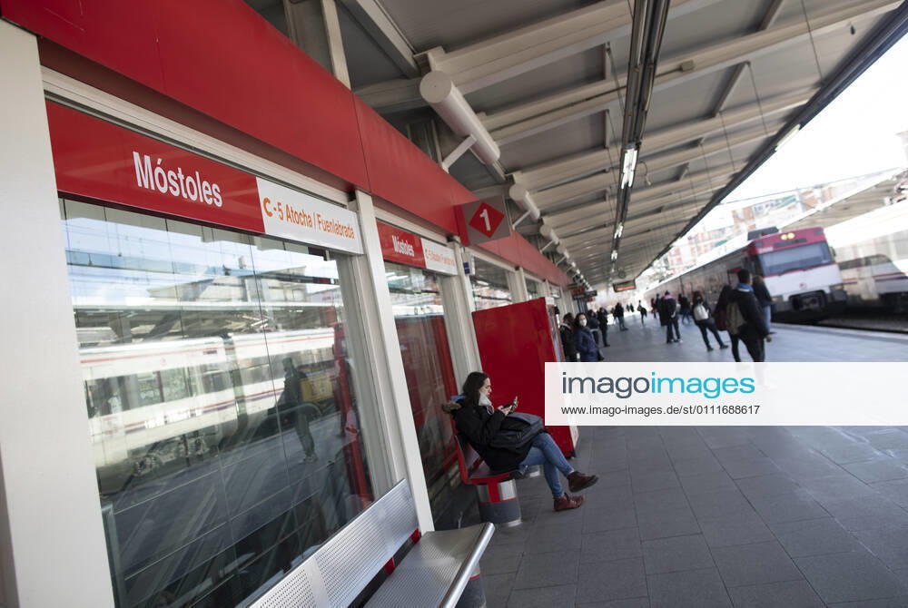 Several passengers wait to catch the train at the Mostoles Central station on the same day that new restrictions come into force in the municipality by the Covid-19, in Mostoles, Madrid, (Spain), on February 1, 2021. As of today in Madrid, 19 more Basic Health Zones (ZBS) are extended to those with restrictions, from which you can not enter or leave without good cause such as work or studies. These 19 are in addition to those already restricted previously, which is why at this moment there are a total of 71 basic health zones (ZBS) and 30 localities with restrictions in the region. 01 FEBRUARY 2021;MOSTOLES;RESTRICTIONS;COVID;CORONAVIRUS Eduardo Parra LagenciaEP 02 01 2021 Mostoles, (Madrid) Mostoles, (Madrid) Spain