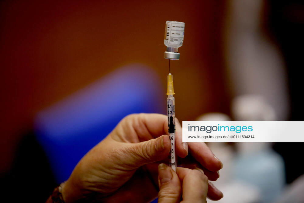 (210201) -- TEL AVIV, Feb. 1, 2021 -- A medical worker prepares the COVID-19 vaccine at a health service center in Tel Aviv, Israel, on Feb. 1, 2021. Israel s Ministry of Health reported 8,399 new COVID-19 cases on Monday, bringing the tally in the country to 651,405. The number of people vaccinated against the COVID-19 in Israel has surpassed 3.14 million, or 33.8 percent of its total population, since the vaccination campaign began on Dec. 20, 2020. (Photo by Xinhua) ISRAEL-TEL AVIV-COVID-19-VACCINATION GilxCohenxMagen