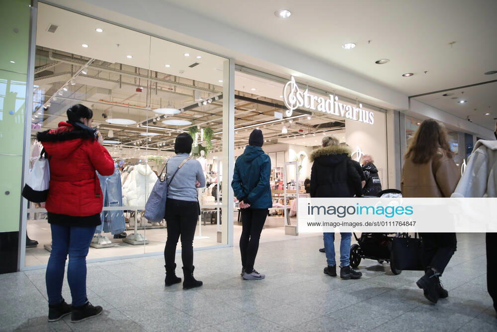 Shopping centres are open again Shopping centres are open again while maintaining the sanitary regime on February 02, 2021 in Krakow, Poland as the restrictions caused by Covid-19 loosen. EN_01462911_0025