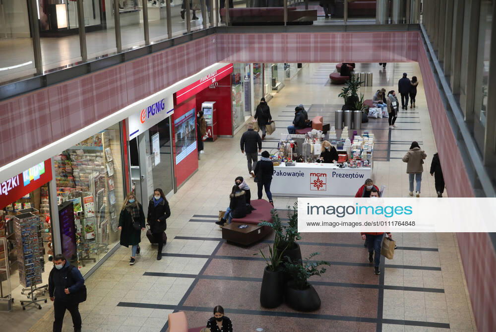 Shopping centres are open again Shopping centres are open again while maintaining the sanitary regime on February 02, 2021 in Krakow, Poland as the restrictions caused by Covid-19 loosen. EN_01462911_0026
