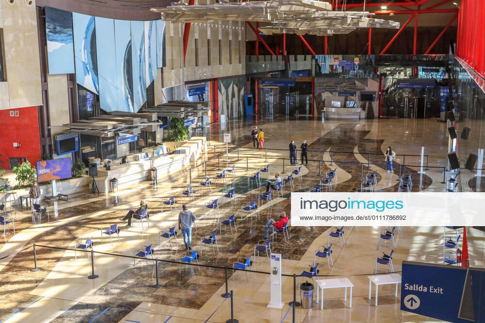 2 February 2021 (Malaga) Today has begun the rapid testing of workers in the tourist, commercial and cultural sector of Malaga capital,in the Palacio de ferias y Congresos de Malaga, with the aim of influencing the safety of these businesses and achieving greater peace of mind for customers in the face of possible contagion. Given the persistence of the health crisis caused by the COVID-19, and the very negative impact it is having on tourism, commercial and cultural companies, they have considered it necessary to enhance the image of Malaga as a safe destination . In this regard, the representatives of both entities have agreed to highlight the opportunity to work together to unite efforts for the recovery of the activ - ZUMAc161 20210202_zap_c161_024