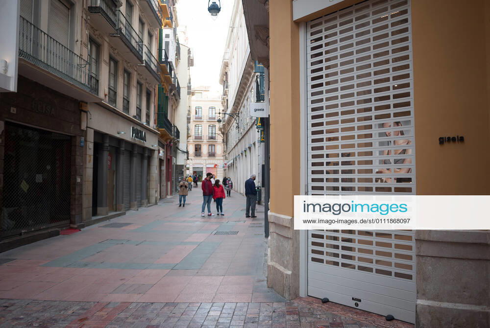 A closed store seen at an empty Nueva street amid the partial lockdown caused by coronavirus pandemic. Malaga Spain - ZUMAs197 20210203_zab_s197_005